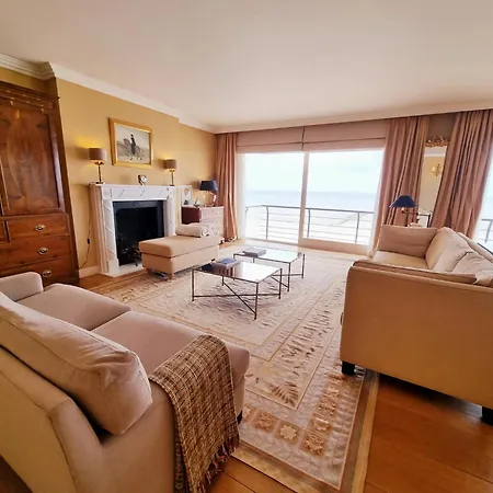 Casino C With Frontal View Apartment Nieuwpoort